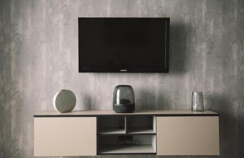 Darnyckyj Apartamento | Квартира з панорамними вікнами на озеро