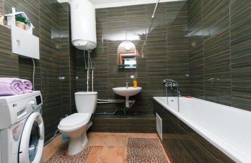 Darnyckyj Apartamento | Квартира на Левом берегу с видом на озеро