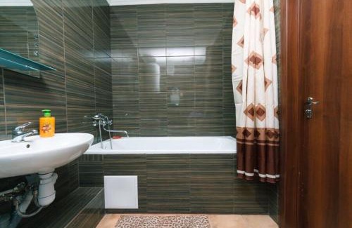 Darnyckyj Apartamento | Квартира на Левом берегу с видом на озеро