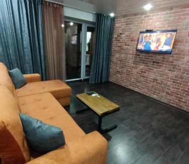 Petropavlovsk Apartamento | Квартира с видом на парк,в минуте ходьбы от Акимата,Налоговой, Прокуратуры,Рахмета,Dostyk Mall,ЦОНа