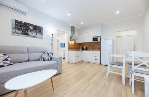 Dniprovs'kyi District Apartamento | Квартири люкс метро Чернігівська