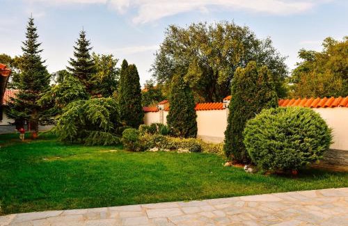 Straldzha Hotel | Комплекс Копитото