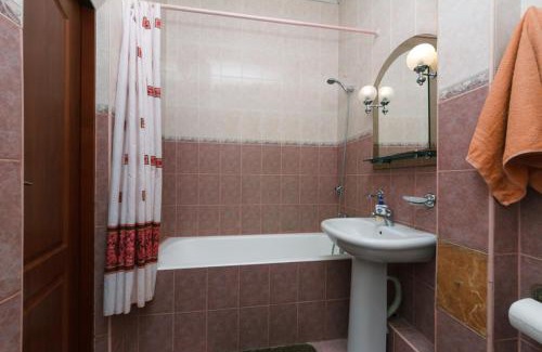 Besarabka Apartamento | Комфортабельные апартаменты на Бессарабка, Арена.