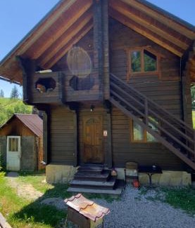 Palyanytsya Apartamento | Котедж Славний гуцул & СПА чани джакузі