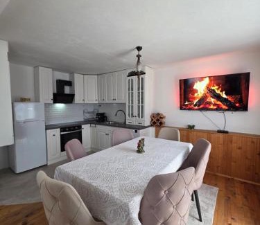 Ravnogor Casa | Къща за гости ВИРА