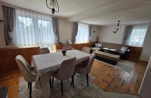 Ravnogor Casa | Къща за гости ВИРА