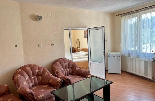 Dospat Casa | Къща за гости с механа БАДЖО