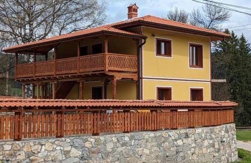 Koprivshtitsa Casa | Къща за гости Феникс
