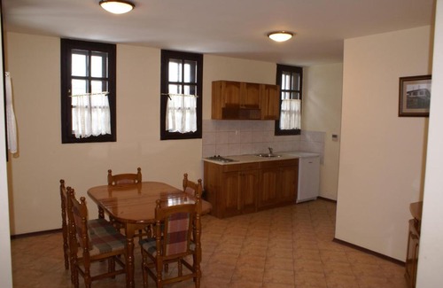 Dolna Banya Casa | Къщи за гости Кедър