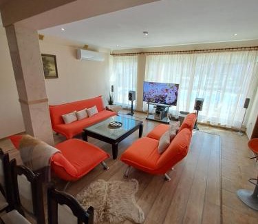 Mladezhko Villa | Луксозна къща Лешниците с.Младежко