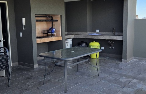 Colegiales Apartamento | Lo MEJOR! Calefacción, zona de trabajo, traslado, Cuna