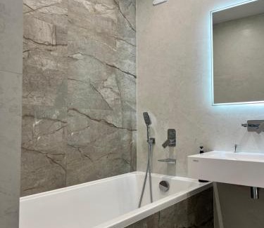 Rivne Apartamento | Люкс апартаменти в ЖК Театральному.Центр міста