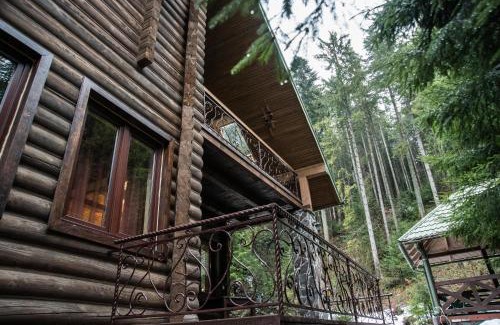 Plavya Casa | Лісовий Маєток
