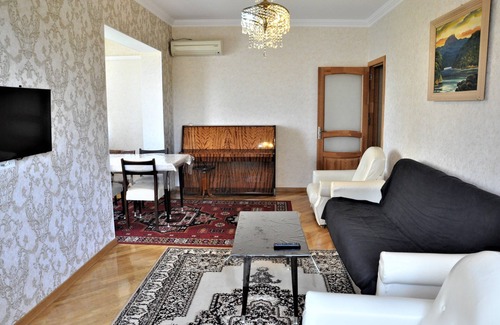 Baku Apartamento | моdern ~ sоvieт flат neighbоuring H. Aliyev cenтre