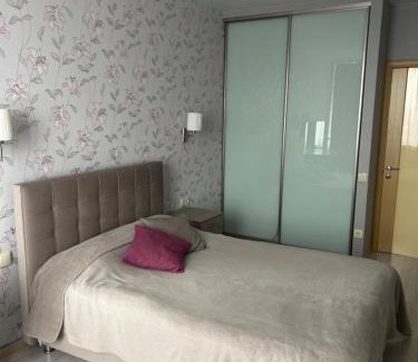 Svyatoshyns'kyi District Apartamento | Нова затишна квартира Студіо плюс спальня біля метро Житомирська