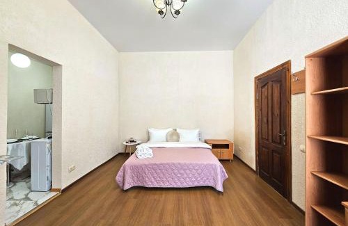 Sukhinovka Apartamento | Однокімнатна квартира біля ЦУМу в центрі Полтави Документи для відряджень Безконтатне заселення 24-7