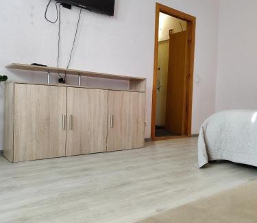 Desnyans'kyi District Apartamento | Однокімнатна на Троєщині