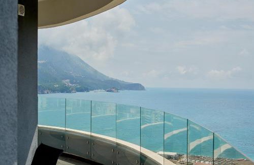Becici Apartamento | Панорамная квартира на первой линии моря Skyline Resort, Becici, Budva