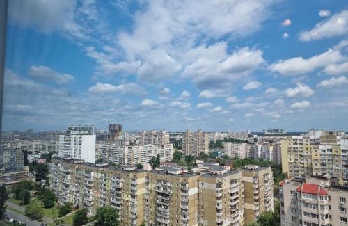 Pozniaky Apartamento | Панорамний Краєвид поруч з метро