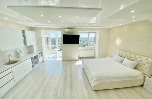 Vinnytsya Apartamento | Панорамні SKY HOUSE Безключовий доступ!