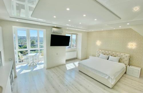 Vinnytsya Apartamento | Панорамні SKY HOUSE Безключовий доступ!