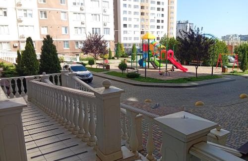 Yuzhne Apartamento | Посуточно квартира у моря