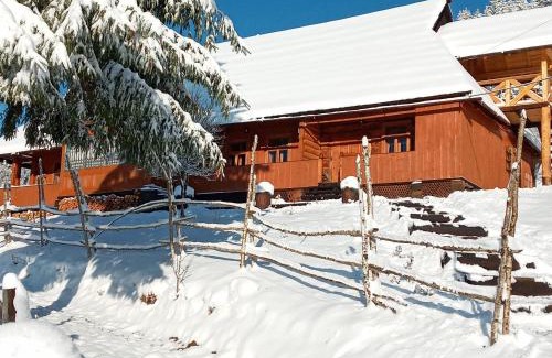 Vorokhta Apartamento | Приватна садиба 'Світлиця гуцульщини"