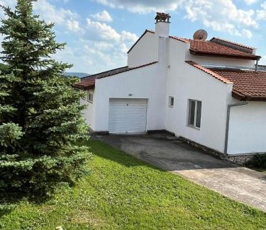 Obrochishte Casa | Приятна къща за почивка Караколев 2
