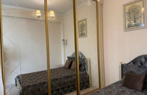 Almaty Apartamento | Просторная и уютная квартира с панорамным витражом с видом на город, Центральный стадион, Театр и другие знаковые места Алматы
