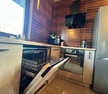 Klavdiyevo-Tarasove Casa | Ранчо, Дом для релакса в окружении леса и озёр