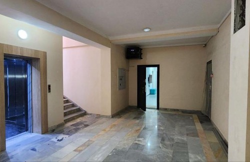 Samarkand Apartamento | РОСКОШНОЕ РАЗМЕЩЕНИЕ В 3-КОМНАТНОЙ КВАРТИРЕ В ОХРАНЯЕМОМ РАЙОНЕ НА УДОБНОМ РАССТОЯНИИ ДО Ж/Д ВОКЗАЛА, АЭРОПОРТА И ЦЕНТРА ГОРОДА.
