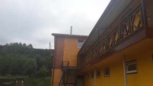 Skhidnytsya Casa | Садиба Леонтія