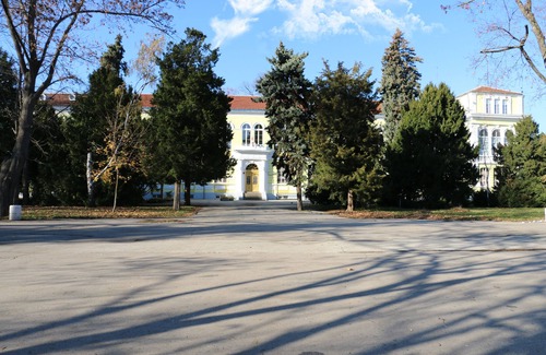 g.k. Vazhrazhdane Apartamento | Светъл и топъл апартамент в централната част на града, близо до Рус.университет