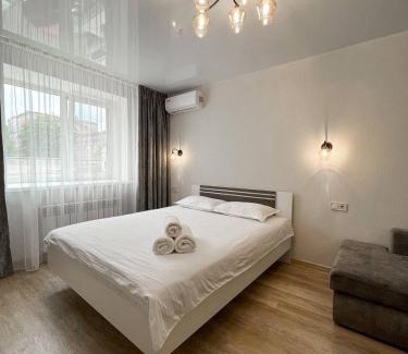 Sukhinovka Apartamento | Світлі апартаменти в самому Центрі біля Корпусного парку - Мережа HELEN