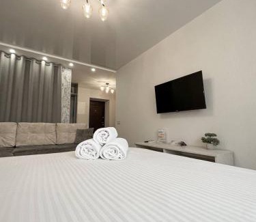 Sukhinovka Apartamento | Світлі апартаменти в самому Центрі біля Корпусного парку - Мережа HELEN