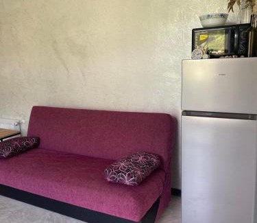 Imereti Apartamento | Сдается двухкомнатная квартира с балконом в Гонио с прекрасным видом на горы