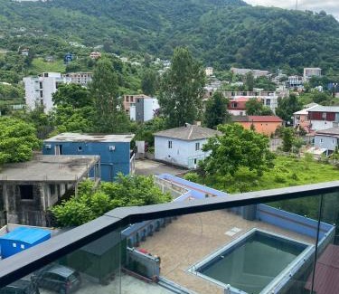 Imereti Apartamento | Сдается двухкомнатная квартира с балконом в Гонио с прекрасным видом на горы