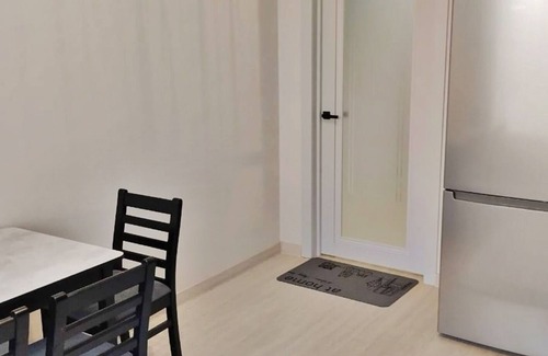 Nur-Sultan Apartamento | Современная квартира в стиле лофт с гамаком