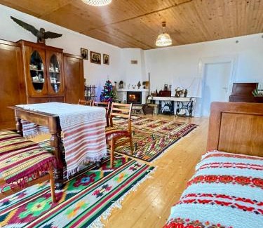 Kosuv Stary Casa | Старий яблуневий сад