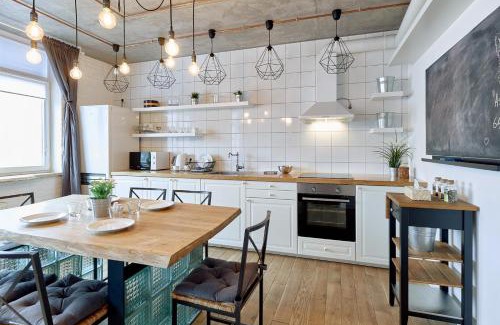 Solomjanskyj Apartamento | Стильна та простора квартира