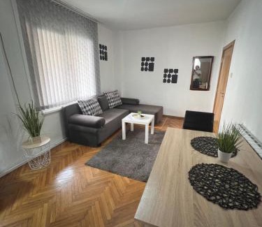 Sandanski Apartamento | Студио Рози апартамент