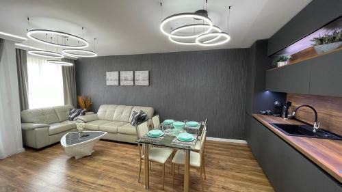 Burgas Center Apartamento | Тони апартмент