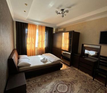 Atyrau Apartamento | Трехкомнатная просторная квартира 137 кв центре возле ТЦ Infinity Mall