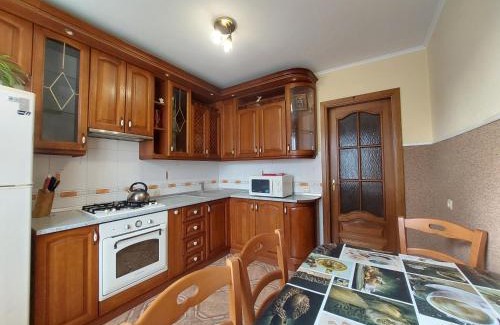 Lutsk Apartamento | Трикімнатні апартаменти біля Порт Сіті