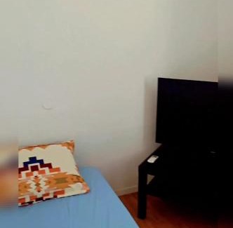 Bat Yam Casa | Уютное жильё в тихом районе, с собственной ванной комнатой и туалетом
