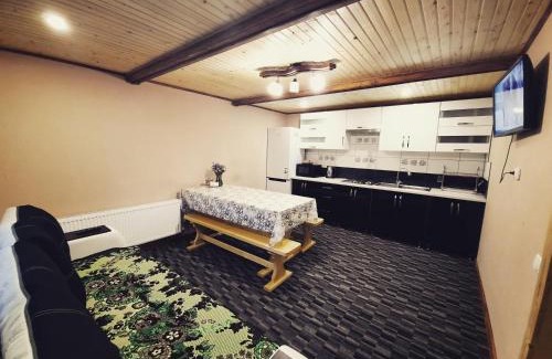 Vorokhta Casa | У Мар'яни