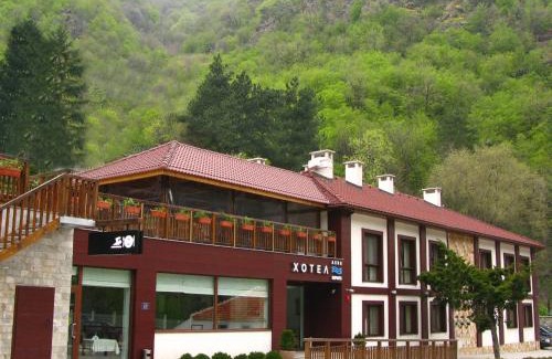 Septemvri Hotel | Хотел Аква Варвара - Минерални басейни и релакс