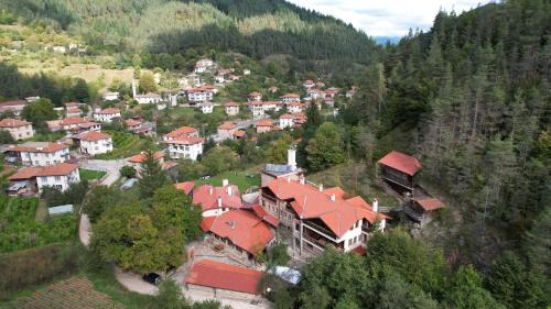 Smolyan Complejo | Хотел Изворът Арда