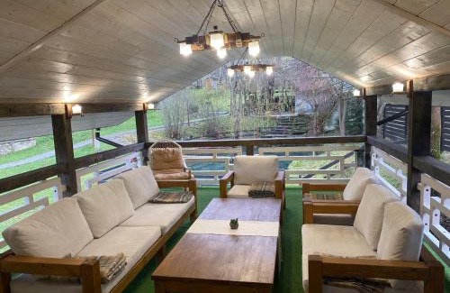 Slavske Chalet De Esquí | Шале Маєток Смерековий