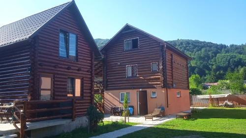 Rakhiv Casa | ШОВКОВА КОСИЦЯ